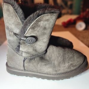 UGG Austrailia Chocolate Brown Bailey Button Boots - Size 9